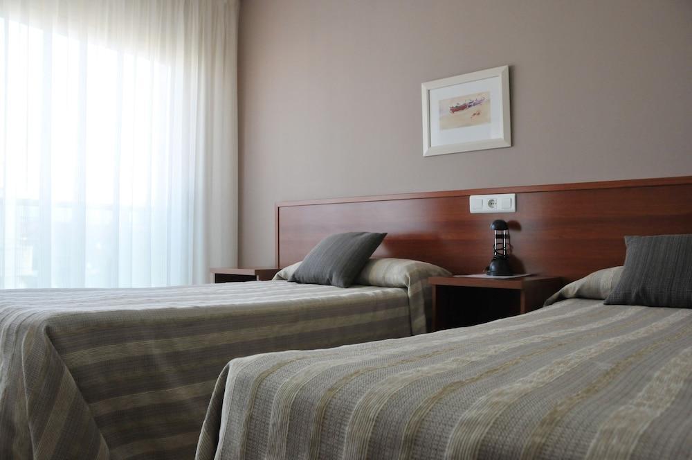 Hotel Calafell Platja Mar Екстериор снимка