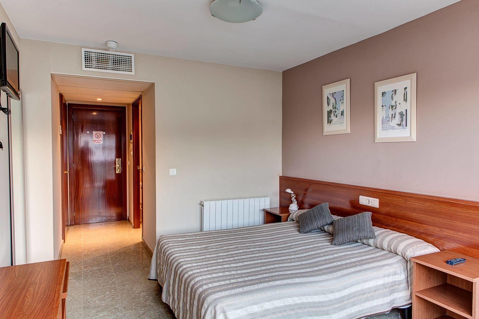 Hotel Calafell Platja Mar Екстериор снимка